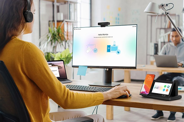 Close up of the Cisco Webex Desk Camera